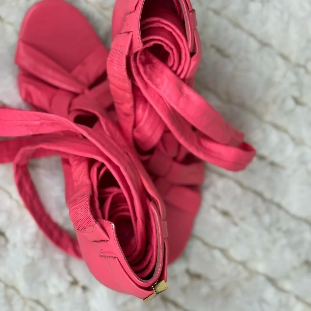 Tory Burch these tory